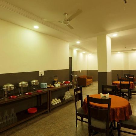 Hotel Square Stay New Delhi Eksteriør billede